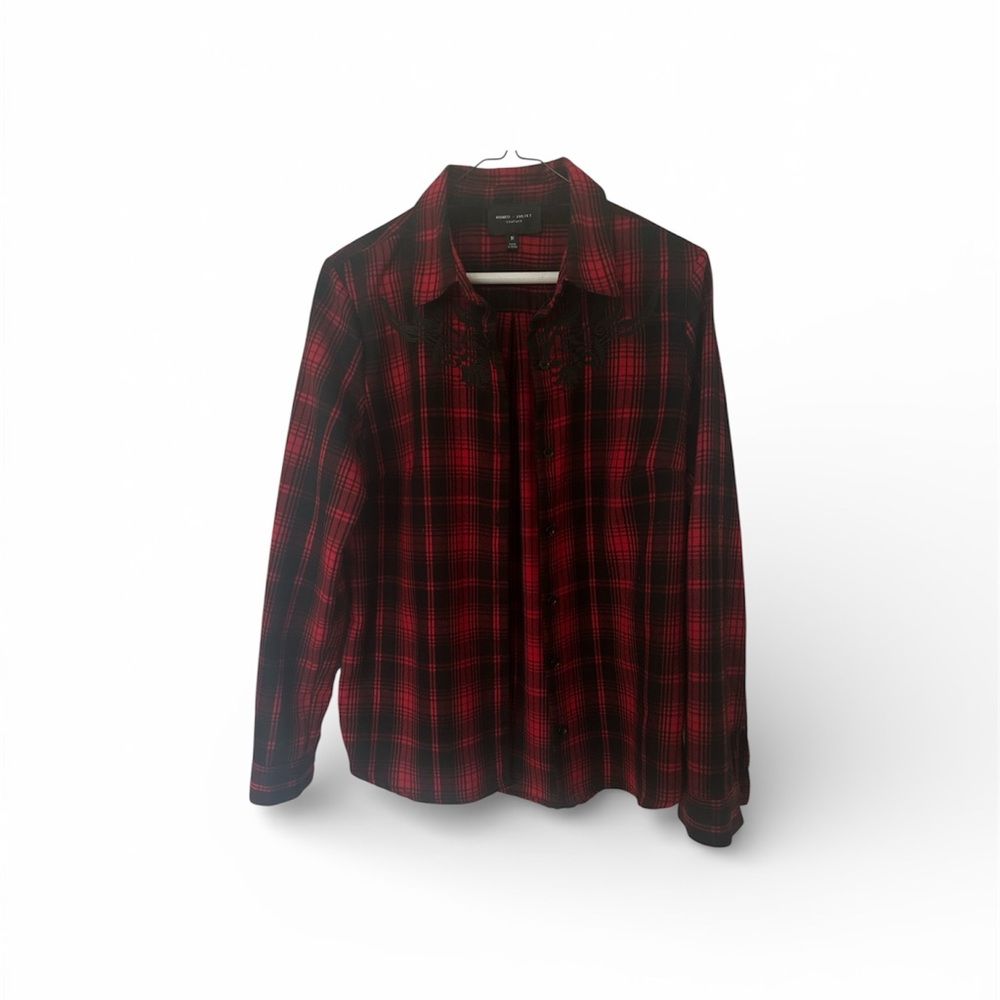 Romeo & Juliet Couture Red and Black Plaid Top